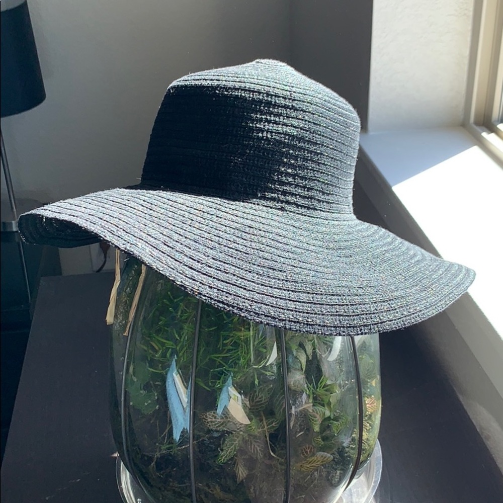 Charlie Paige black hat!